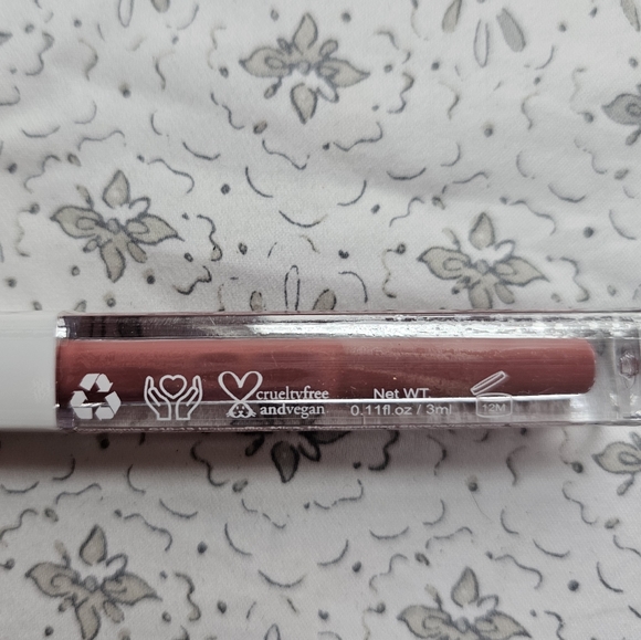 m2ü NYC Matte Liquid Lip Shade Soho - Picture 4 of 4